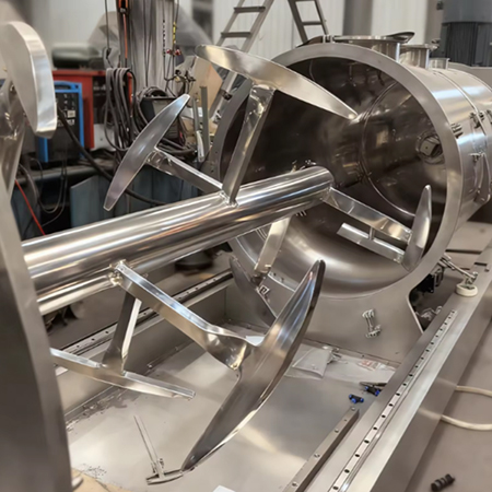 تسليم خلاط أفقي عالي القص (نوع محراث) لشركة أردنية رائدة في صناعة الأغذية